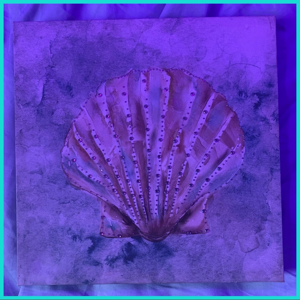 Beautiful beachy canvas decor with pearl accents